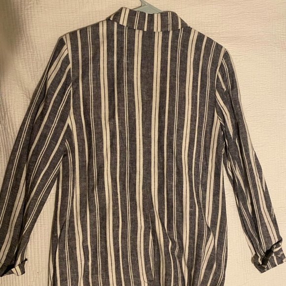 Cupcakes & Cashmere Striped Blazer - Picture 2 of 3